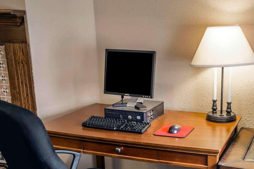 Quality Inn & Suites Бредфорд Зручності фото